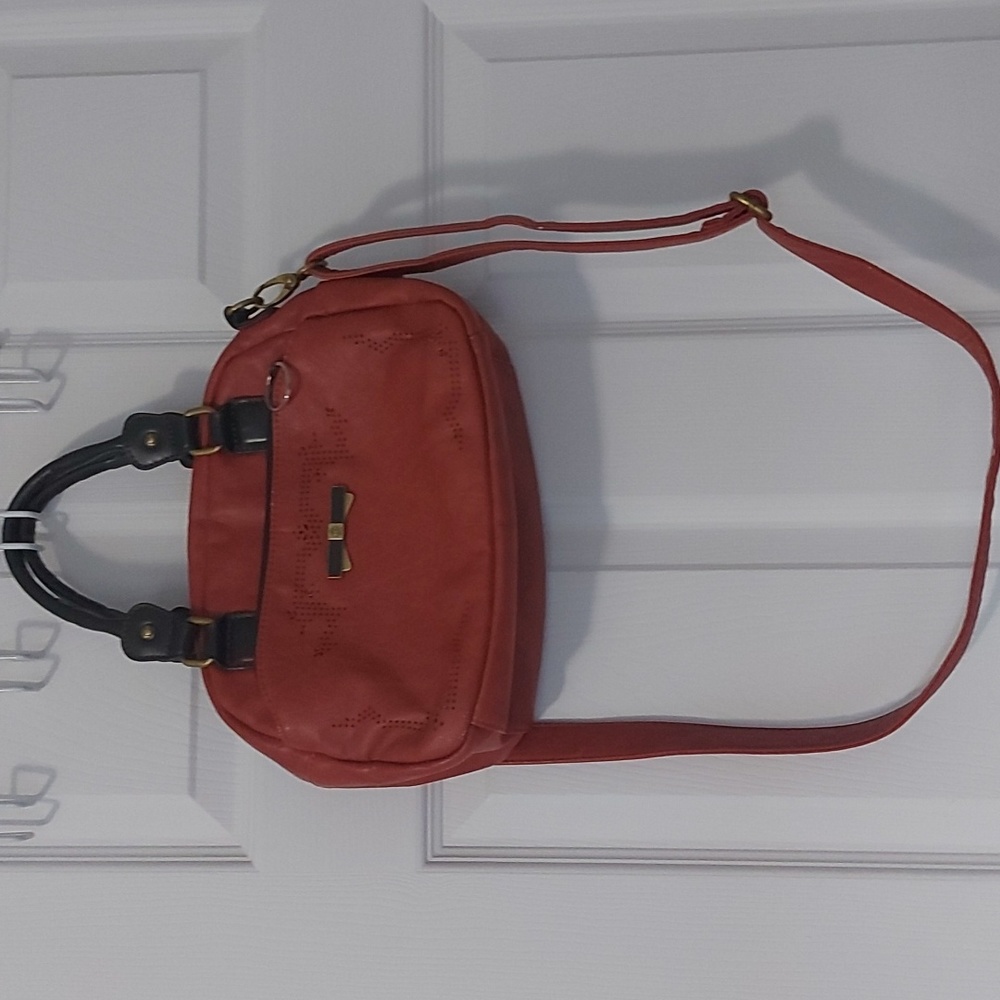 Nica purse with handles and shoulder strap